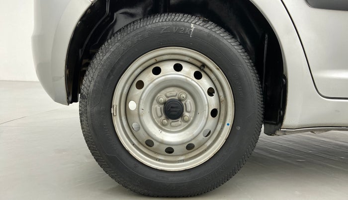 2011 Maruti Swift LXI D, Petrol, Manual, 24,135 km, Right Rear Wheel