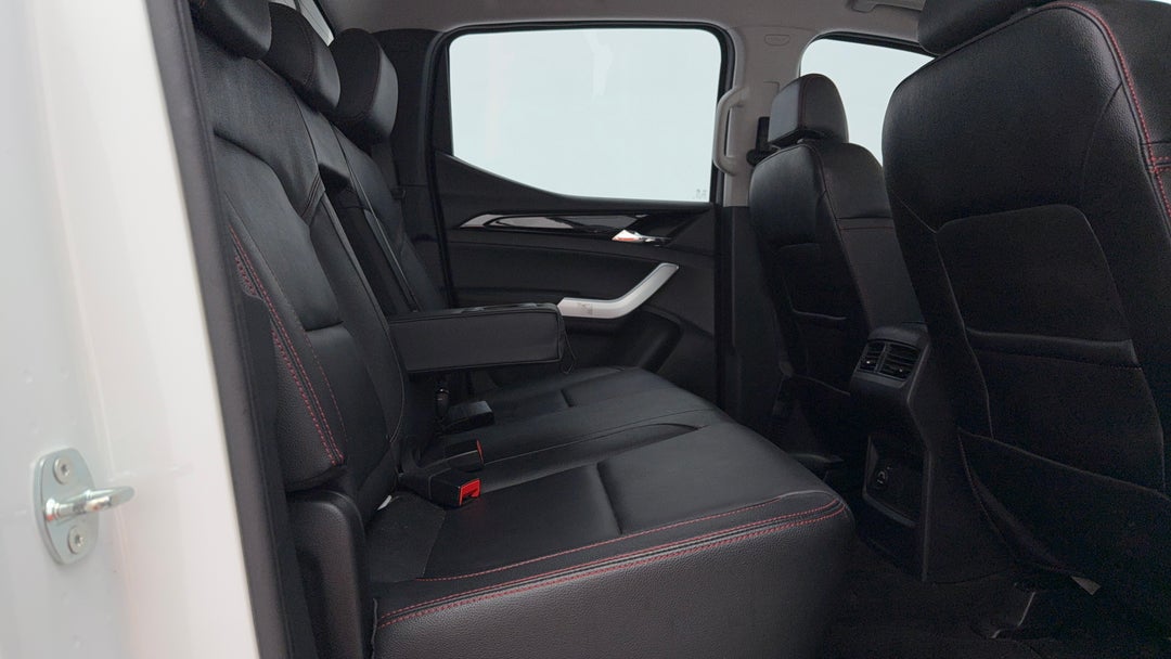 2022 LDV T60 Max Luxe (4x4), Automatic, 45909 km, Right Side Rear Door Cabin View