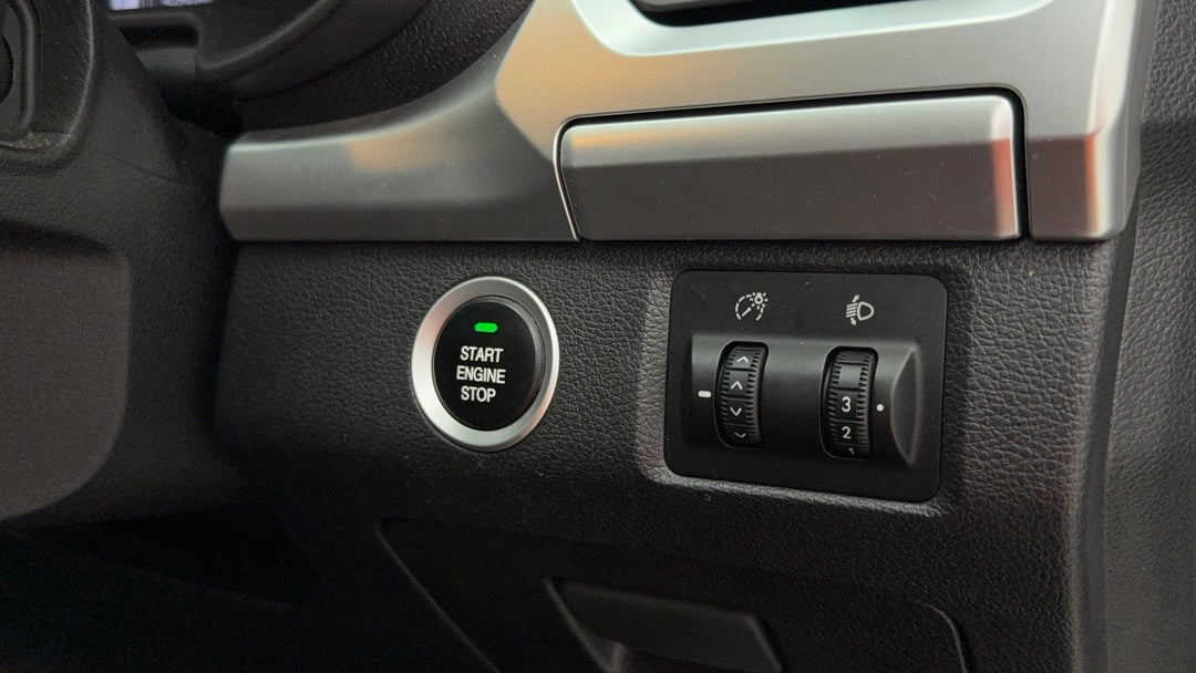 2022 LDV T60 Max Luxe (4x4), Automatic, 45909 km, Utility Switches/Buttons