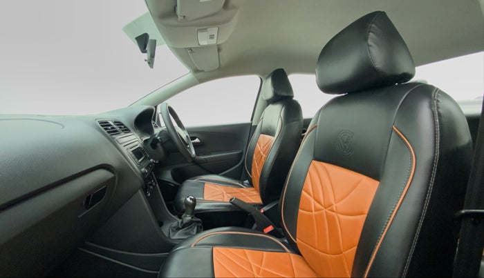 2018 Volkswagen Ameo COMFORTLINE 1.0, Petrol, Manual, 79,750 km, Right Side Front Door Cabin