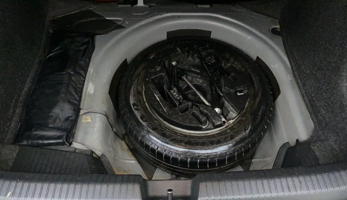 2018 Volkswagen Ameo COMFORTLINE 1.0, Petrol, Manual, 79,750 km, Spare Tyre