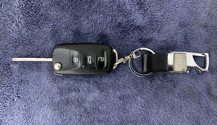 2018 Volkswagen Ameo COMFORTLINE 1.0, Petrol, Manual, 79,750 km, Key Close Up