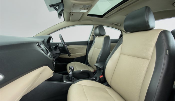 2019 Hyundai Verna 1.6 SX VTVT (O), Petrol, Manual, 81,902 km, Right Side Front Door Cabin