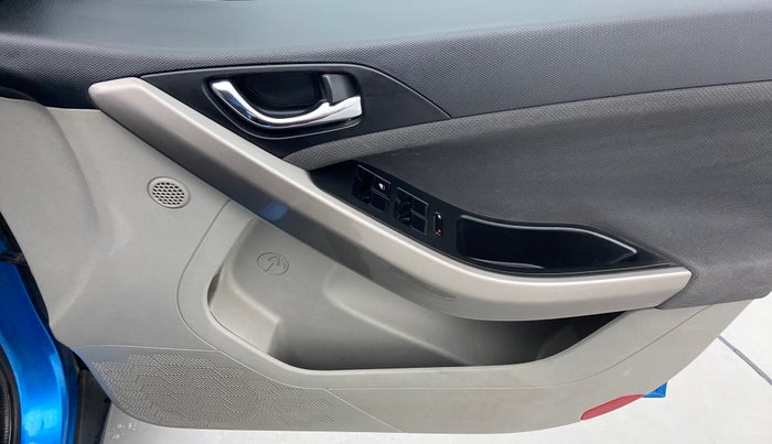 2018 Tata NEXON XZA+ 1.5, Diesel, Automatic, 80,132 km, Driver Side Door Panels Control