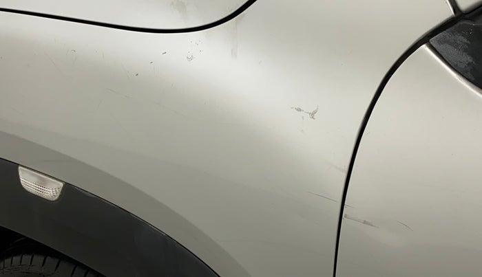 2016 Renault Kwid RXT 1.0 (O), Petrol, Manual, 77,559 km, Left fender - Minor scratches