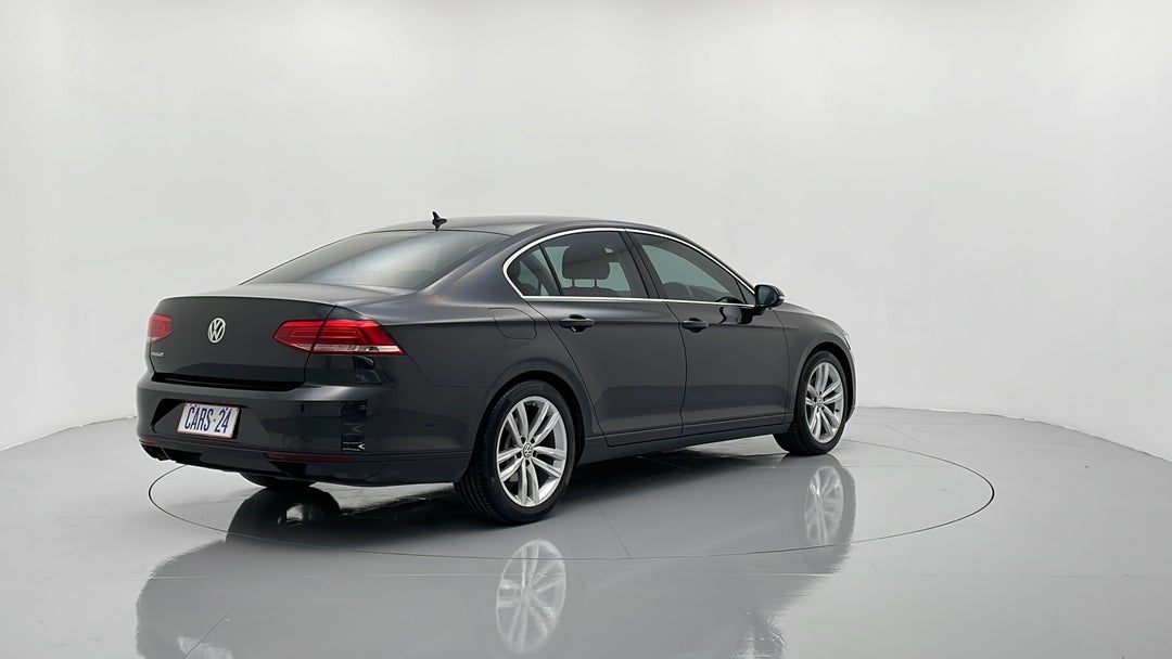 Right Back Diagonal (45- Degree) View