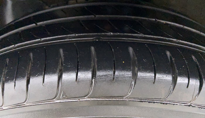 2019 Hyundai Elite i20 1.2 MAGNA PLUS VTVT, Petrol, Manual, 12,310 km, Left Front Tyre Tread