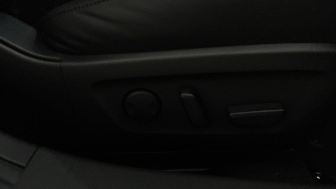 2024 Mazda Mazda3 G20 Touring, Automatic, 9103 km, Drivers Side Adjustment Panel