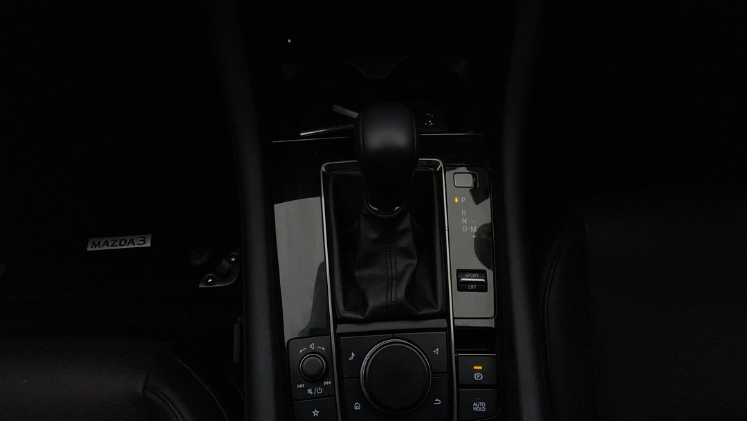 2024 Mazda Mazda3 G20 Touring, Automatic, 9103 km, Gear Lever 