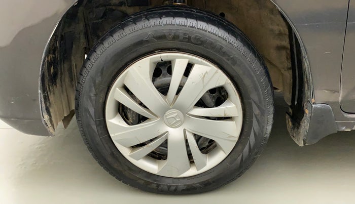 2019 Honda Amaze 1.2L I-VTEC S, Petrol, Manual, 37,849 km, Left front tyre - Minor crack