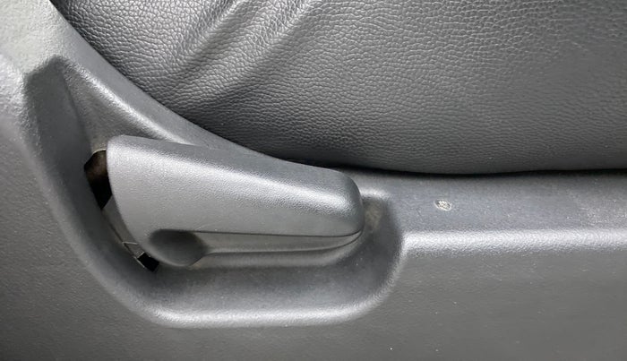 2014 Maruti Wagon R 1.0 LXI CNG, CNG, Manual, 53,504 km, Driver Side Adjustment Panel