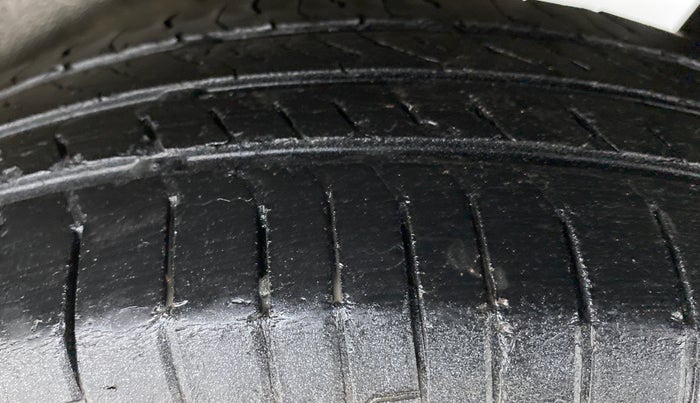 2014 Maruti Wagon R 1.0 LXI CNG, CNG, Manual, 53,504 km, Left Rear Tyre Tread