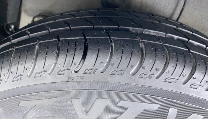 2014 Hyundai Xcent S 1.2 OPT, Petrol, Manual, 46,593 km, Right Rear Tyre Tread