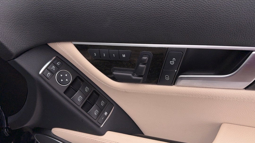 2013 Mercedes-benz C250 Avantgarde, Automatic, 120428 km, Drivers Side Door Panel Controls