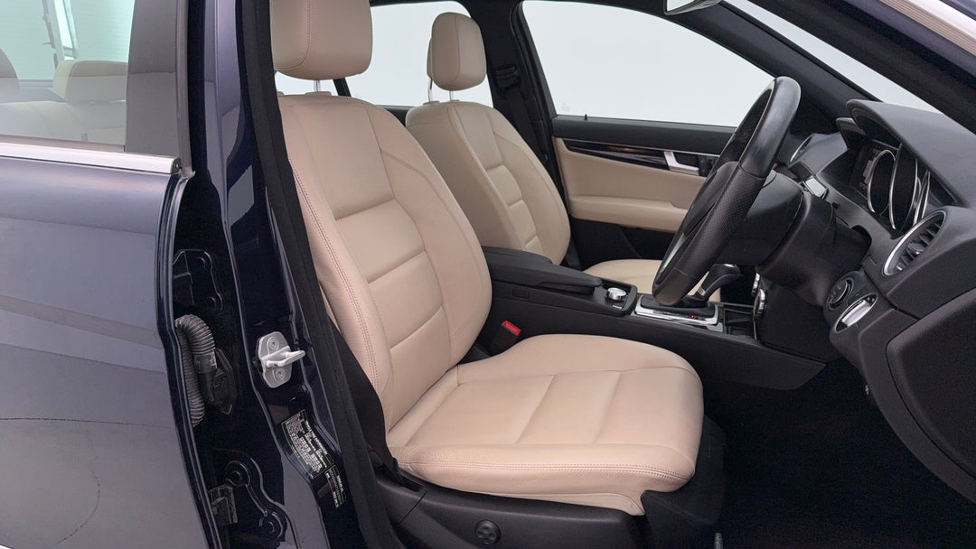 2013 Mercedes-benz C250 Avantgarde, Automatic, 120428 km, Right Side Front Door Cabin View
