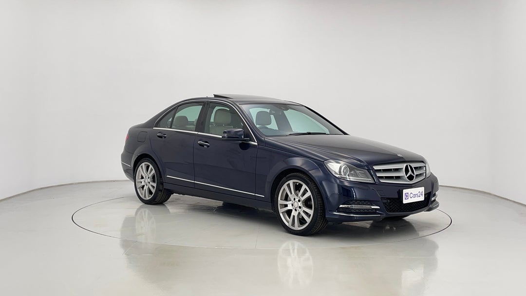 2013 Mercedes-benz C250 Avantgarde, Automatic, 120428 km, Right Front Diagonal (45- Degree) View