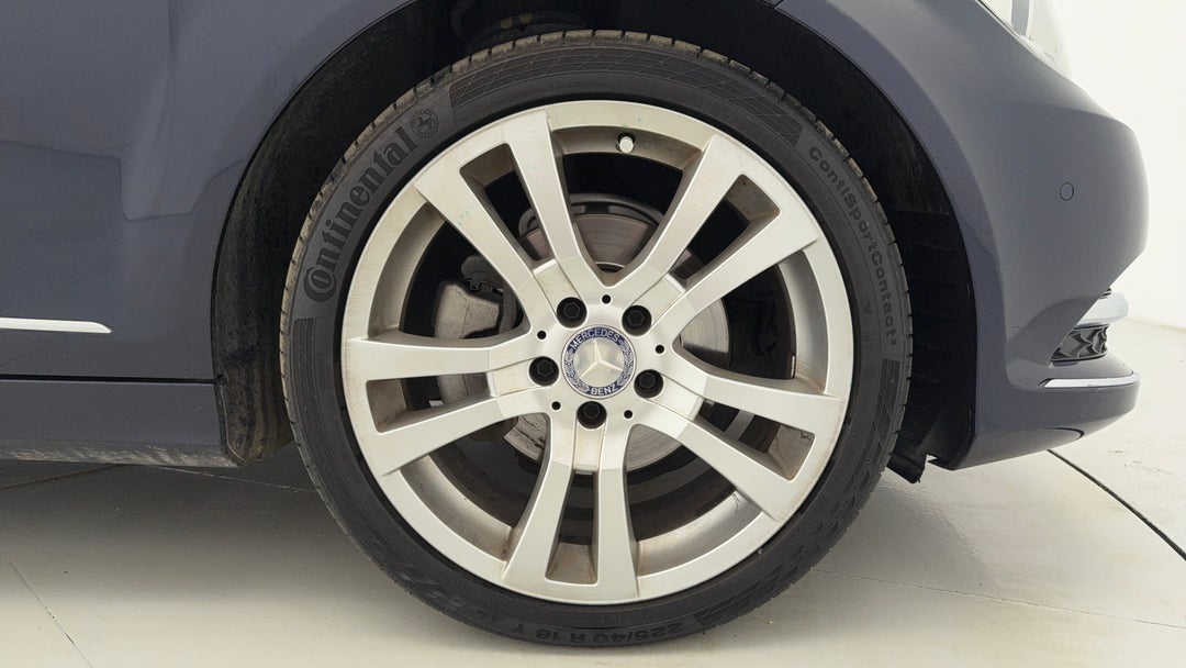 2013 Mercedes-benz C250 Avantgarde, Automatic, 120428 km, Right Front Wheel