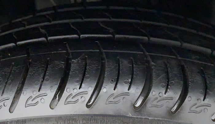 2020 Tata ALTROZ XZ 1.2, Petrol, Manual, 10,546 km, Right Rear Tyre Tread