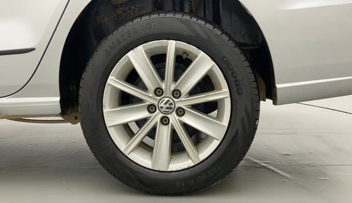 2016 Volkswagen Vento HIGHLINE 1.6 MPI, Petrol, Manual, 65,809 km, Left Rear Wheel
