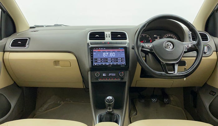 2016 Volkswagen Vento HIGHLINE 1.6 MPI, Petrol, Manual, 65,809 km, Dashboard
