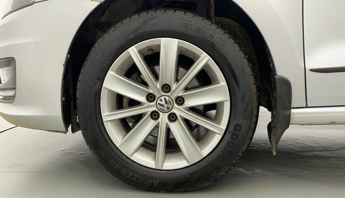 2016 Volkswagen Vento HIGHLINE 1.6 MPI, Petrol, Manual, 65,809 km, Left Front Wheel