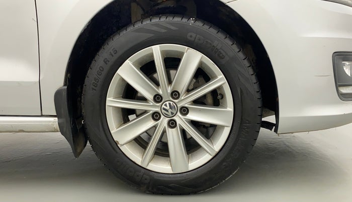 2016 Volkswagen Vento HIGHLINE 1.6 MPI, Petrol, Manual, 65,809 km, Right Front Wheel