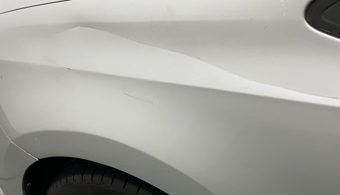 2016 Volkswagen Vento HIGHLINE 1.6 MPI, Petrol, Manual, 65,809 km, Left fender - Minor scratches