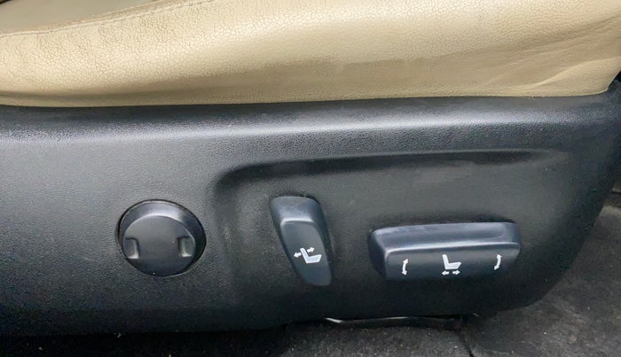 2014 Toyota Corolla Altis VL AT, Petrol, Automatic, 89,959 km, Driver Side Adjustment Panel