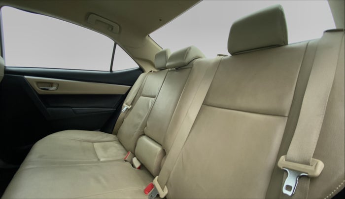 2014 Toyota Corolla Altis VL AT, Petrol, Automatic, 89,959 km, Right Side Rear Door Cabin