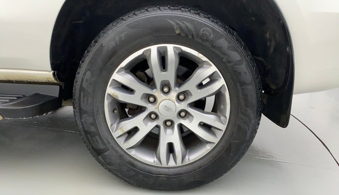 2017 Ford Endeavour 3.2l 4X4 AT Titanium, Diesel, Automatic, 39,662 km, Left Rear Wheel