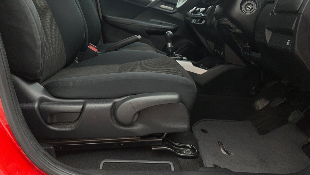 2016 Honda Jazz Vti, Manual, 86702 km, Drivers Side Adjustment Panel