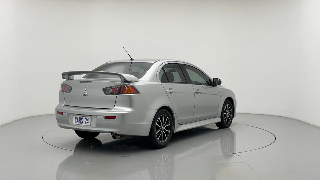 Right Back Diagonal (45- Degree) View