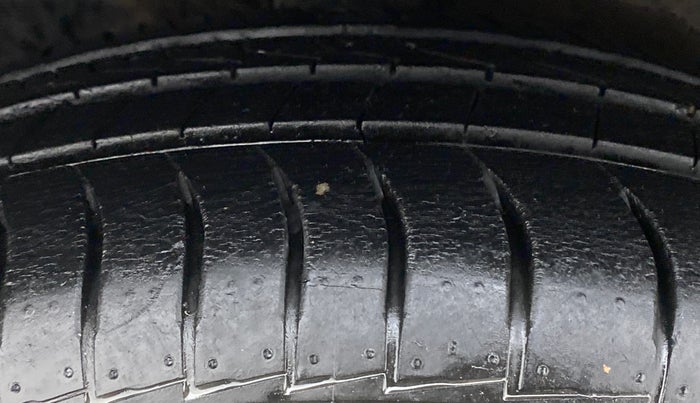 2018 Hyundai NEW SANTRO 1.1 SPORTZ MT CNG, CNG, Manual, 40,067 km, Right Rear Tyre Tread