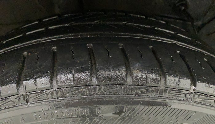 2015 Toyota Etios VX, Petrol, Manual, 14,512 km, Right Rear Tyre Tread