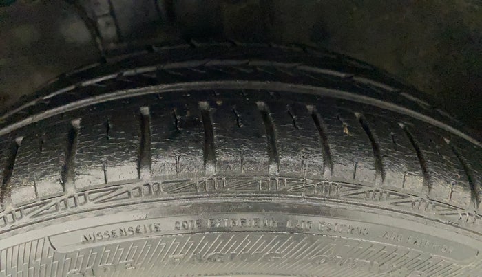 2015 Toyota Etios VX, Petrol, Manual, 14,512 km, Left Front Tyre Tread