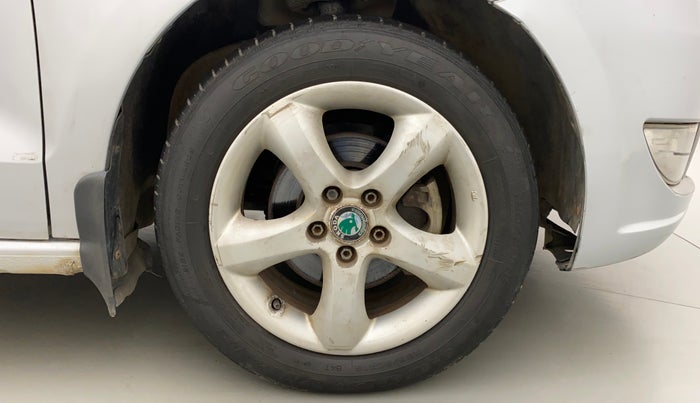 2012 Skoda Rapid ELEGANCE 1.6 TDI MT, Diesel, Manual, 82,404 km, Right Front Wheel