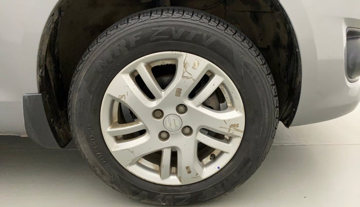 2014 Maruti Swift Dzire ZXI, Petrol, Manual, 72,202 km, Right Front Wheel