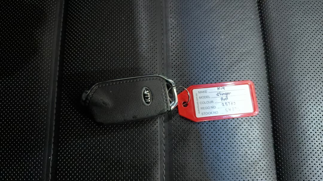 2018 Kia Stinger Gt (black Leather), Automatic, 124493 km, Key Close-up
