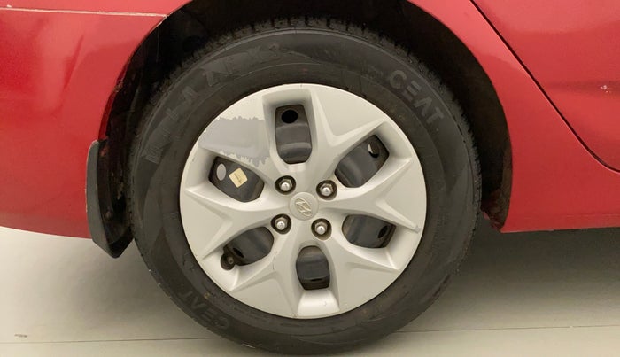 2017 Hyundai Verna 1.4 VTVT, CNG, Manual, 71,706 km, Right Rear Wheel