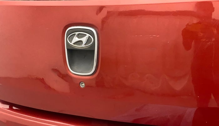 2013 Hyundai i10 ERA 1.1, CNG, Manual, 69,607 km, Dicky (Boot door) - Minor scratches