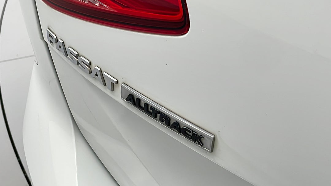 2017 Volkswagen Passat Alltrack 140 Tdi, Automatic, 112184 km, Badge (Boot Left Side)