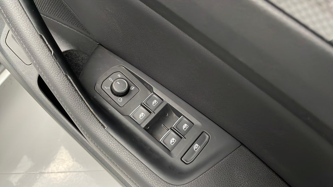 2017 Volkswagen Passat Alltrack 140 Tdi, Automatic, 112184 km, Drivers Side Door Panel Controls