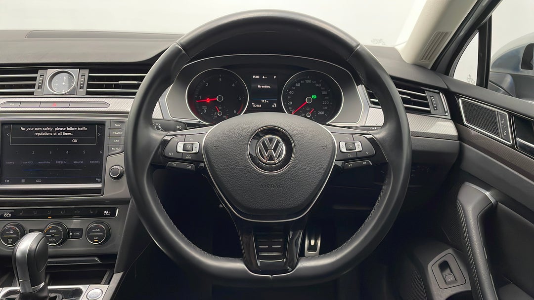2017 Volkswagen Passat Alltrack 140 Tdi, Automatic, 112184 km, Steering Wheel Close-up