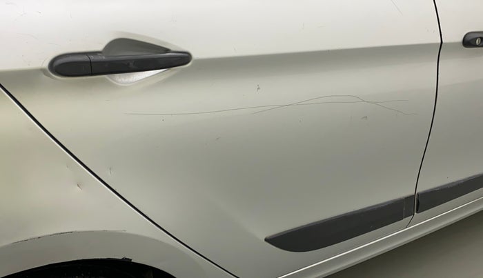 2017 Tata Tiago XE PETROL, Petrol, Manual, 1,19,094 km, Right rear door - Minor scratches