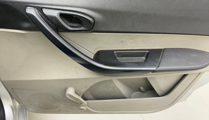 2017 Tata Tiago XE PETROL, Petrol, Manual, 1,19,094 km, Driver Side Door Panels Control