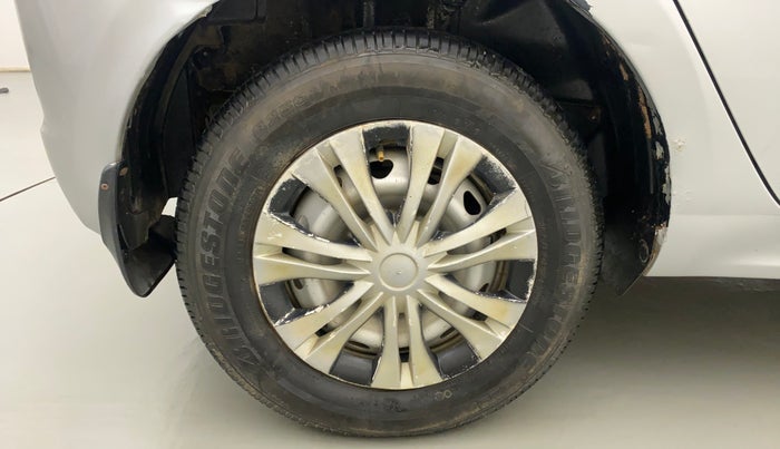 2017 Tata Tiago XE PETROL, Petrol, Manual, 1,19,094 km, Right Rear Wheel