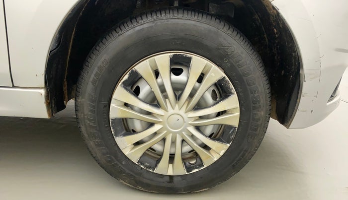 2017 Tata Tiago XE PETROL, Petrol, Manual, 1,19,094 km, Right Front Wheel