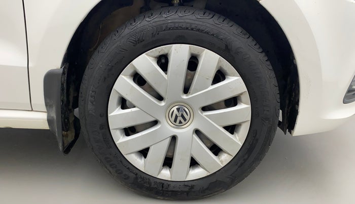 2017 Volkswagen Polo COMFORTLINE 1.2L, Petrol, Manual, 51,364 km, Right Front Wheel