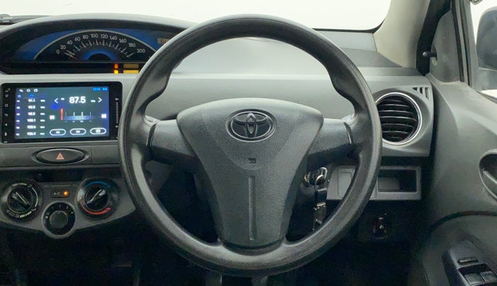 2013 Toyota Etios Liva G, Petrol, Manual, 1,02,136 km, Steering Wheel Close Up