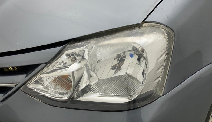 2013 Toyota Etios Liva G, Petrol, Manual, 1,02,136 km, Left headlight - Faded